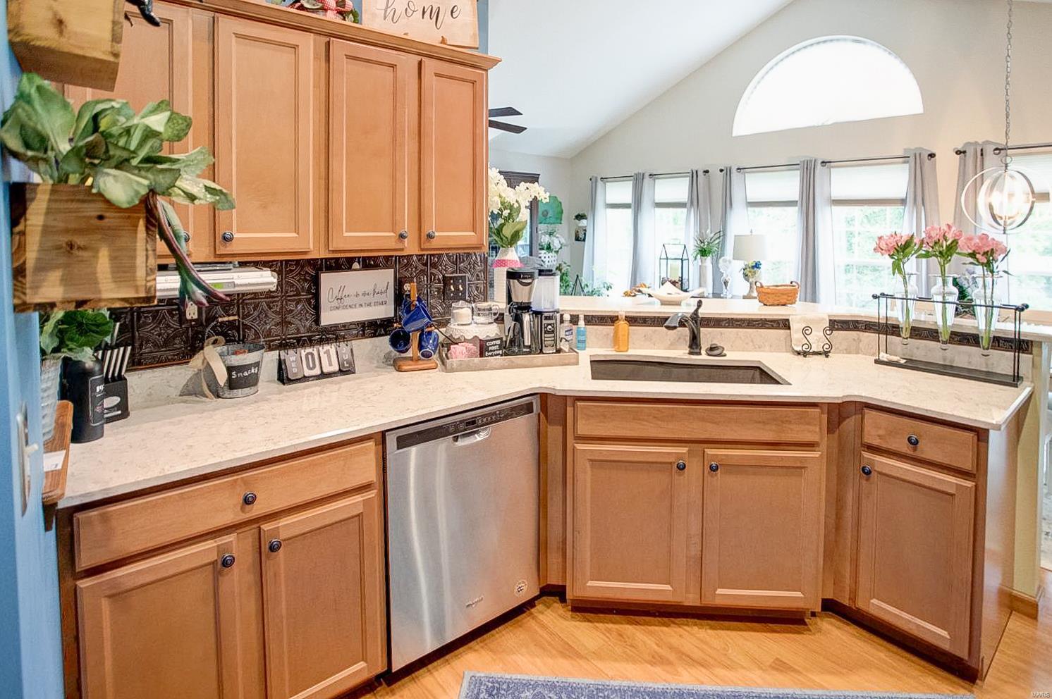 5002 Castlegate Lane Godfrey, IL 62035 - Photo 12 of 32 Gallery Image 12