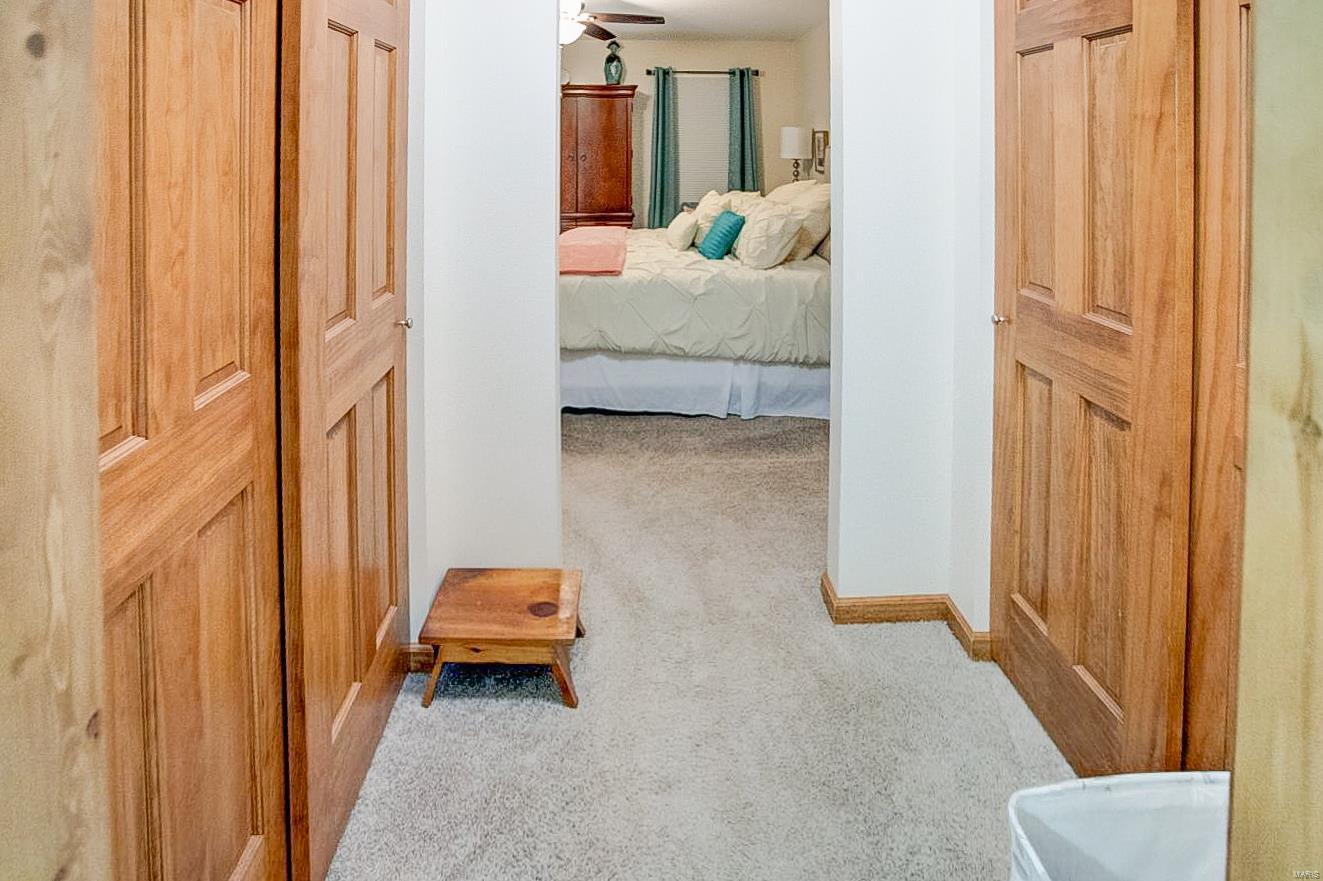 5002 Castlegate Lane Godfrey, IL 62035 - Photo 16 of 32 Gallery Image 16