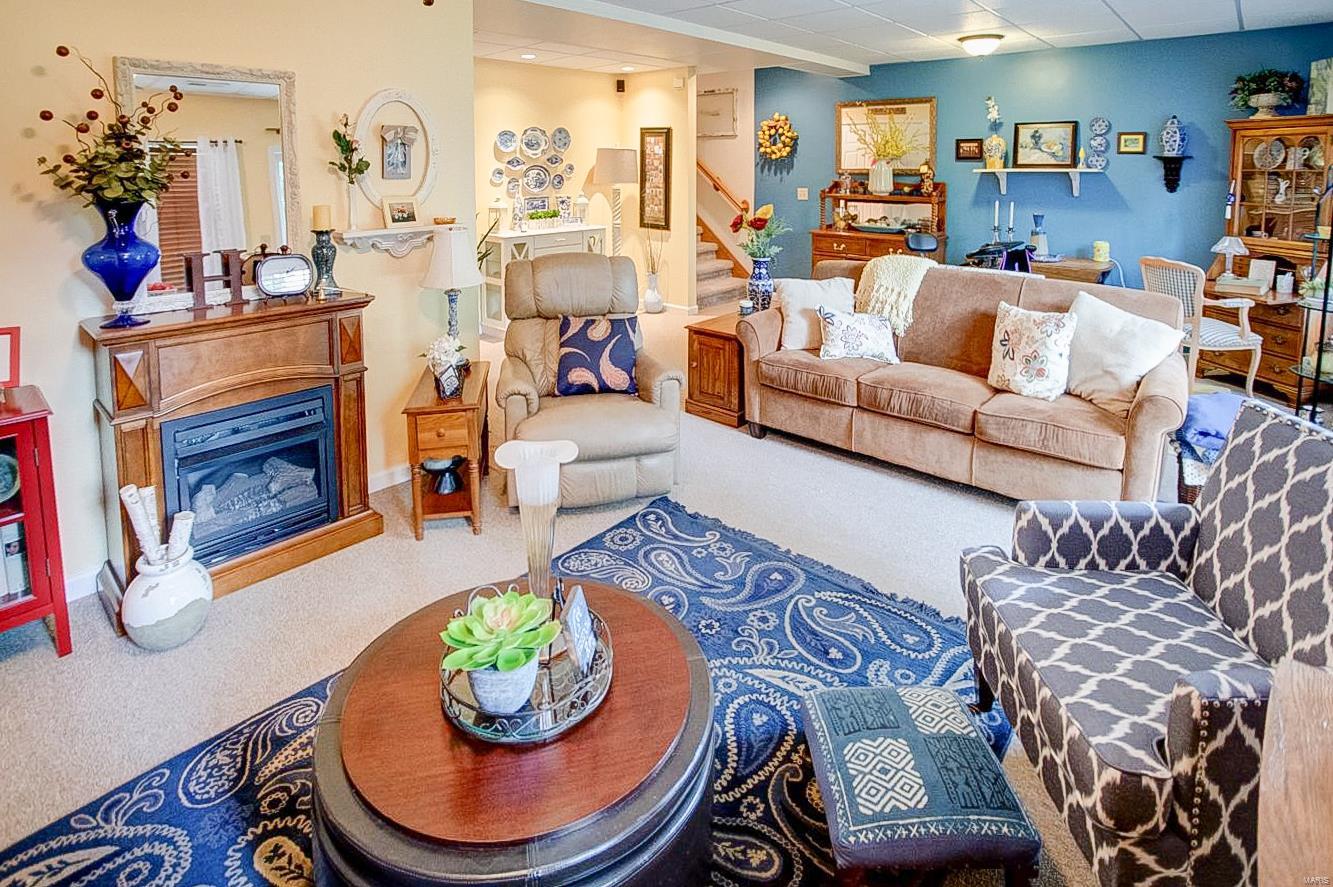 5002 Castlegate Lane Godfrey, IL 62035 - Photo 21 of 32 Gallery Image 21