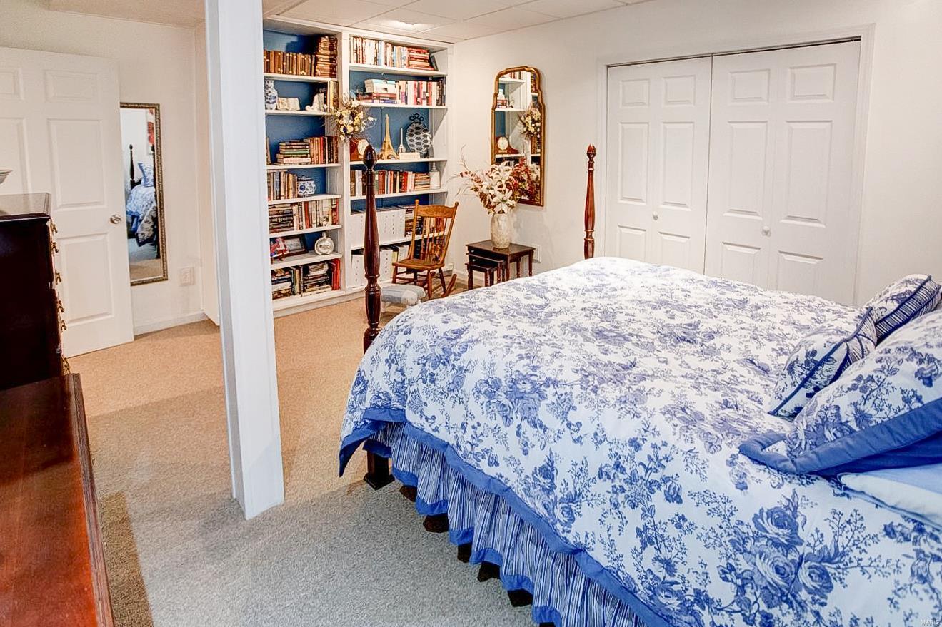 5002 Castlegate Lane Godfrey, IL 62035 - Photo 28 of 32 Gallery Image 28