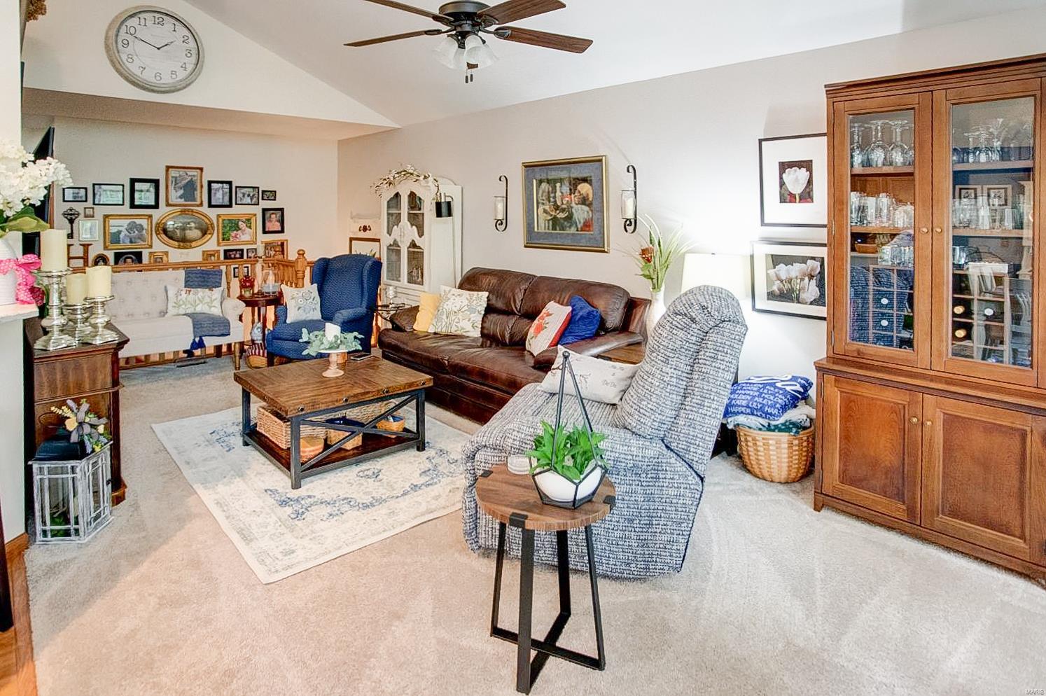 5002 Castlegate Lane Godfrey, IL 62035 - Photo 9 of 32 Gallery Image 9