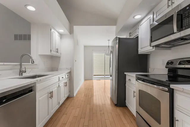 $319,900 | 2410 Stillwater Drive, Champaign, IL 61821