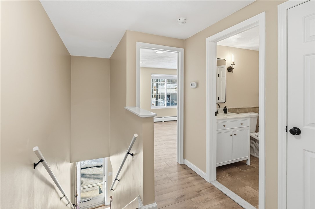 33 Eagle Run Warwick, RI 02818 - Photo 21 of 40 Second level landing