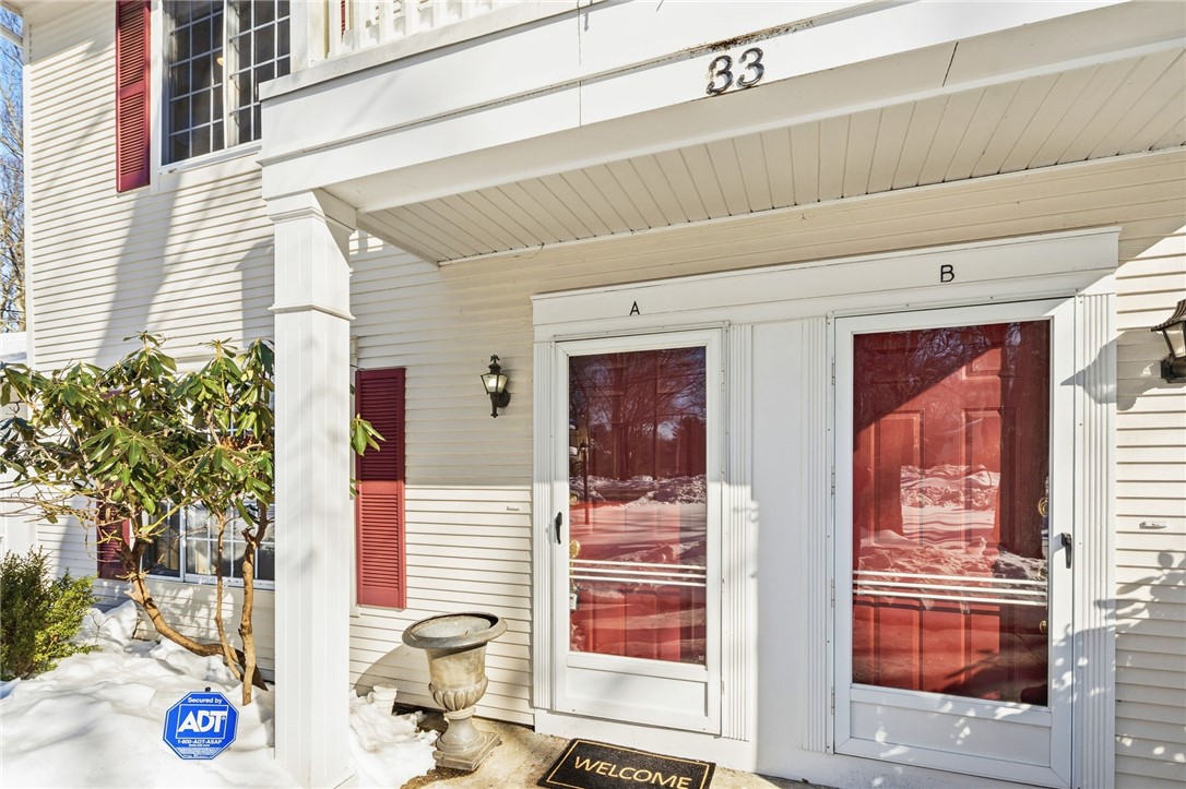 33 Eagle Run Warwick, RI 02818 - Photo 4 of 40