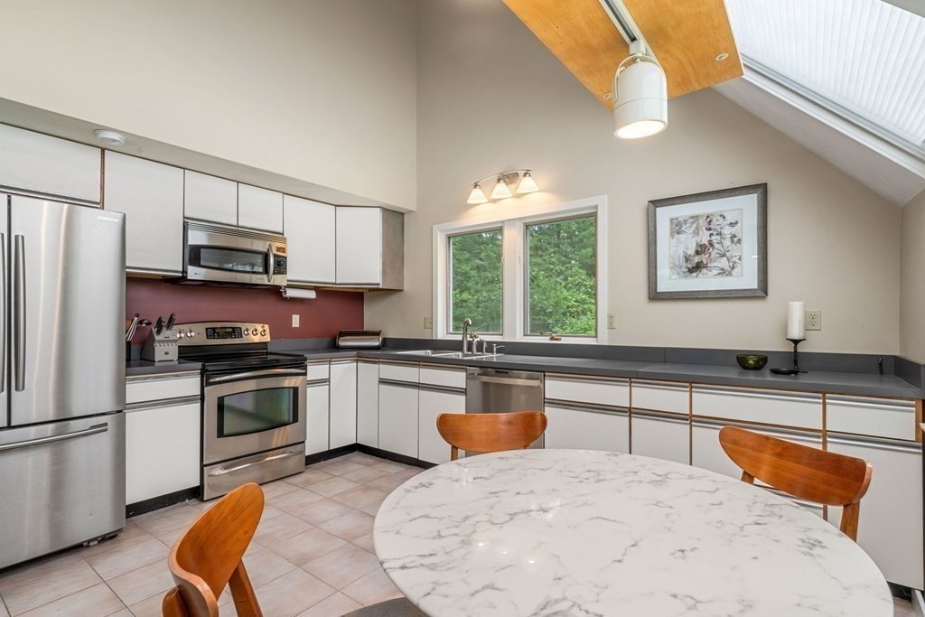 115 Parmenter Road Framingham, MA 01701 - Photo 6 of 40 Gallery Image 6
