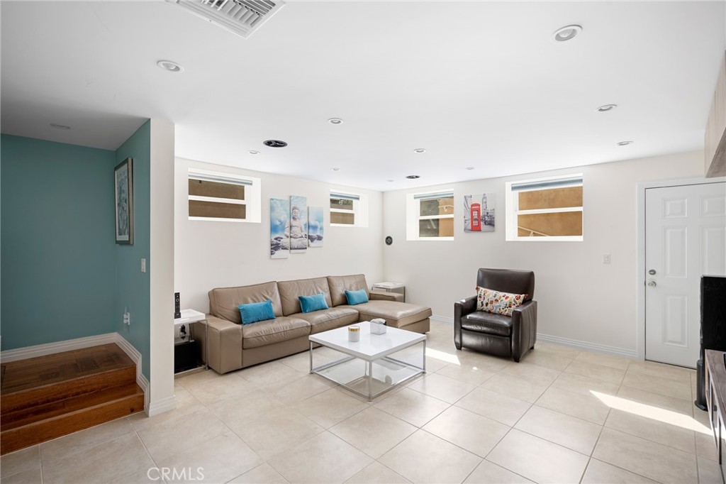 2040 West Kenneth Road Glendale, CA 91201 - Photo 36 of 64