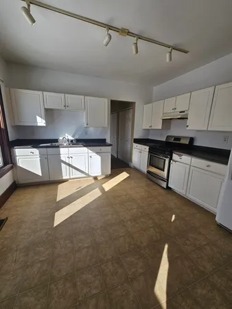 $325,000 | 1818 Esplanade Avenue, Davenport, IA 52803