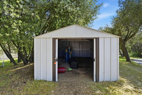 $599,000 | 44908 Highway 49, Ahwahnee, CA 93601