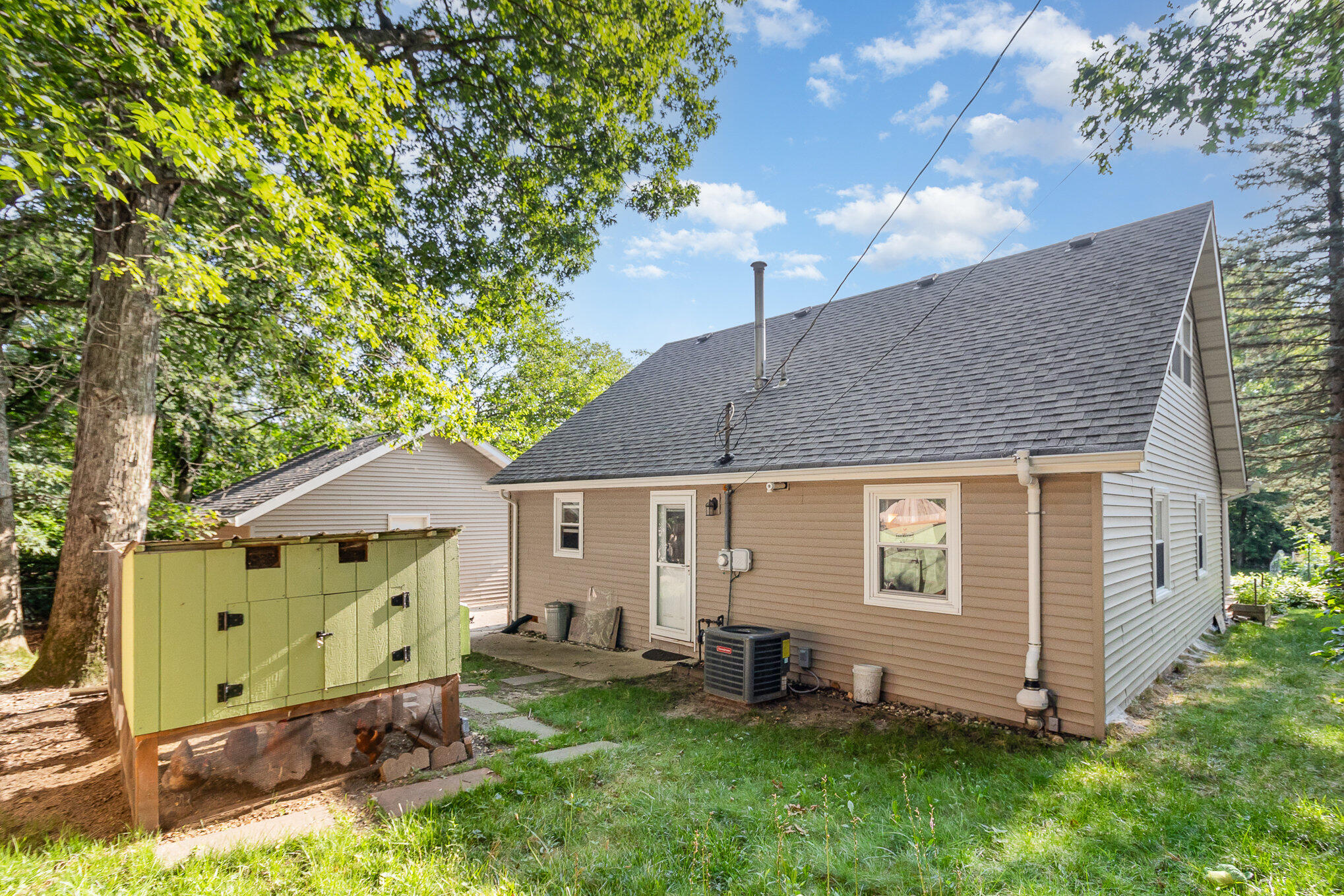 4203 John Street Valparaiso, IN 46383 - Photo 20 of 41 2038x1359