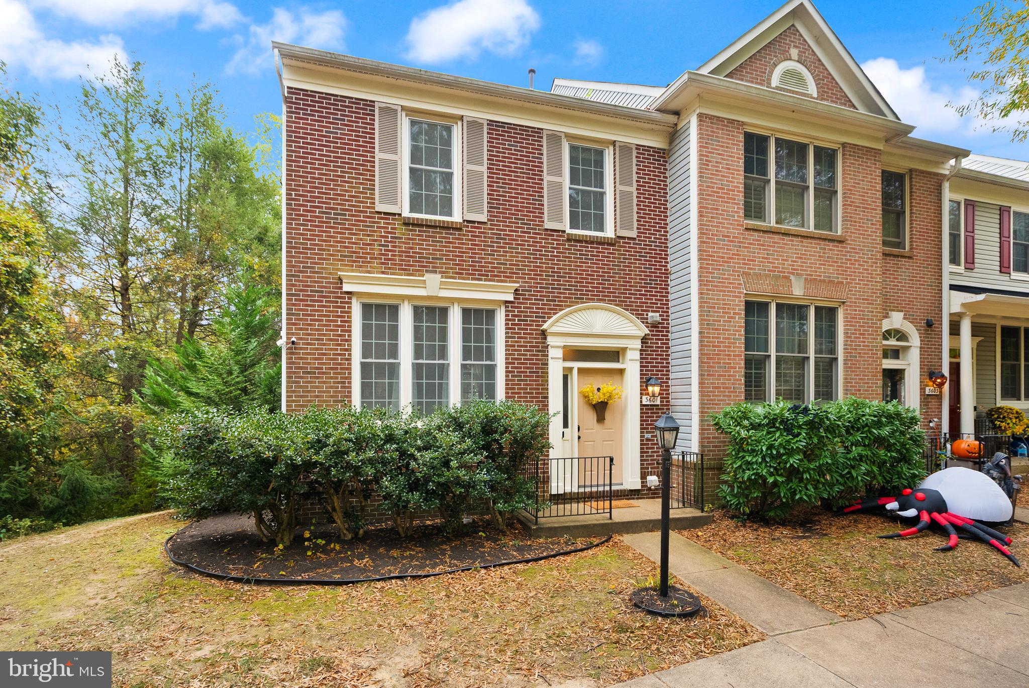 3601 Ransom Place Alexandria, VA 22306 - Photo 3 of 60 a front view of a house with entertaining space