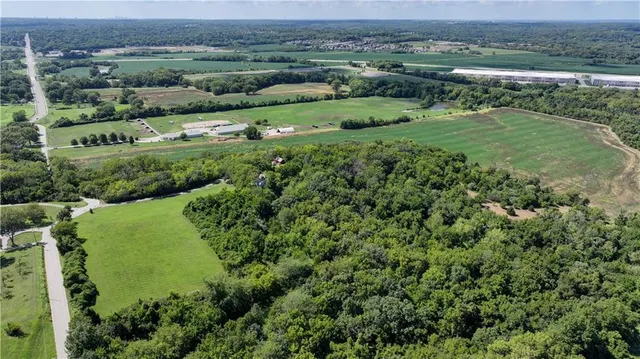 $2,877,000 | 21708 East Eureka Road, Independence, MO 64057