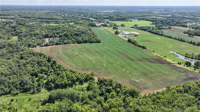 $2,877,000 | 21708 East Eureka Road, Independence, MO 64057