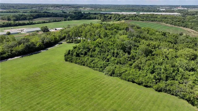 $2,877,000 | 21708 East Eureka Road, Independence, MO 64057