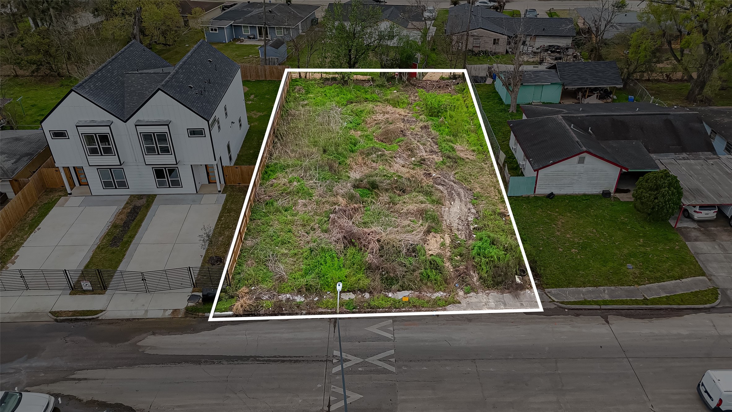 5224 Dewberry Street Houston, TX 77021 - Photo 2 of 9 an aerial view of a house