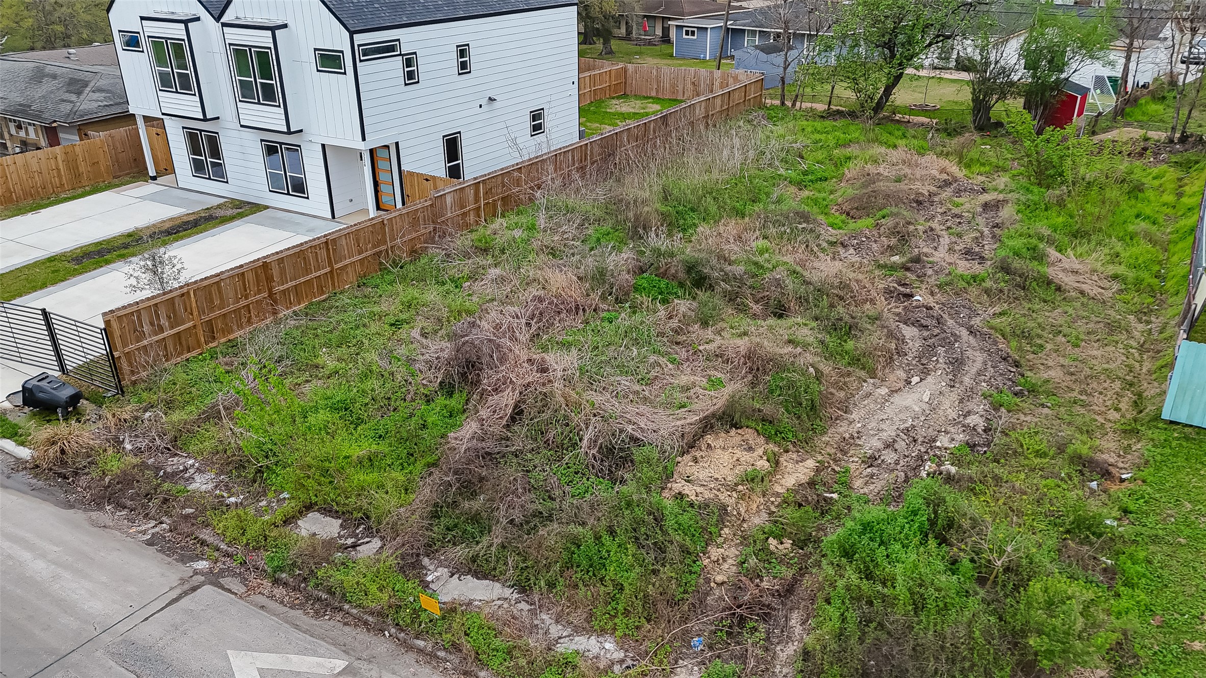 5224 Dewberry Street Houston, TX 77021 - Photo 3 of 9 a view of multiple houses with outdoor space