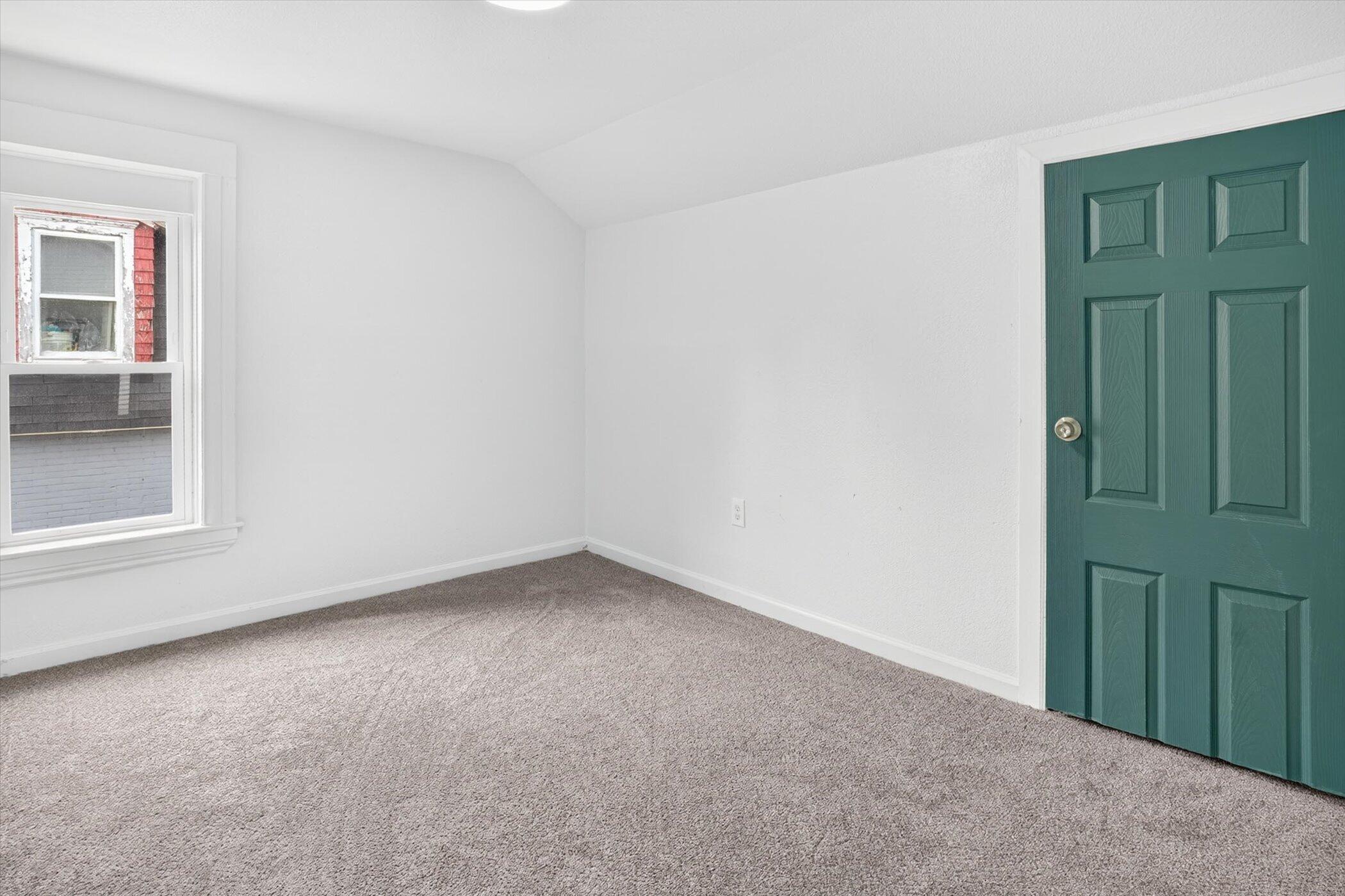 930 Backus Street Jackson, MI 49202 - Photo 20 of 25 Bedroom 3