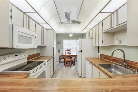 $209,500 | 5178 Privet Place, Unit D, Delray Beach, FL 33484