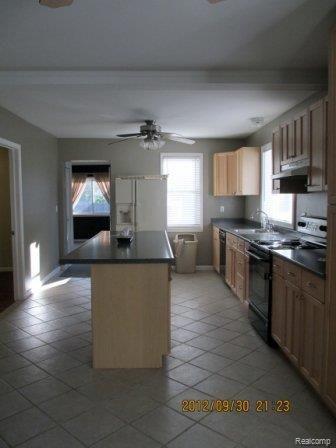 2685 Harrison Avenue Rochester, MI 48307 - Photo 4 of 17 IMG_0170.JPG