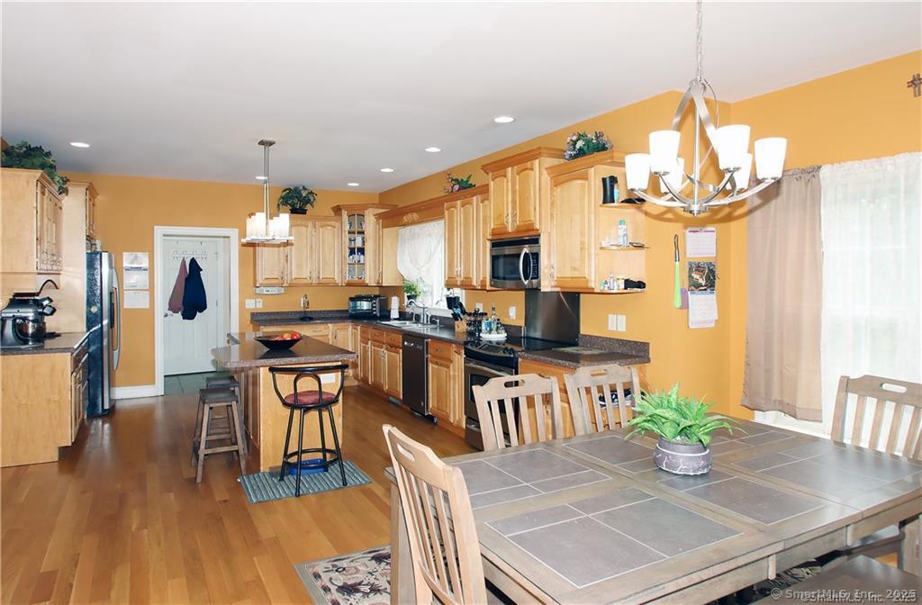 109 Davis Road Seymour, CT 06483 - Photo 7 of 33