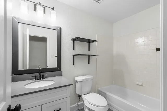 $322,000 | 617 Barbara Way, Bastrop, TX 78602