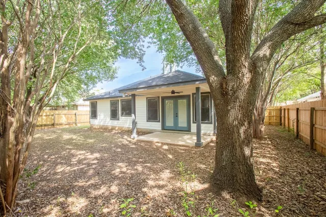 $322,000 | 617 Barbara Way, Bastrop, TX 78602