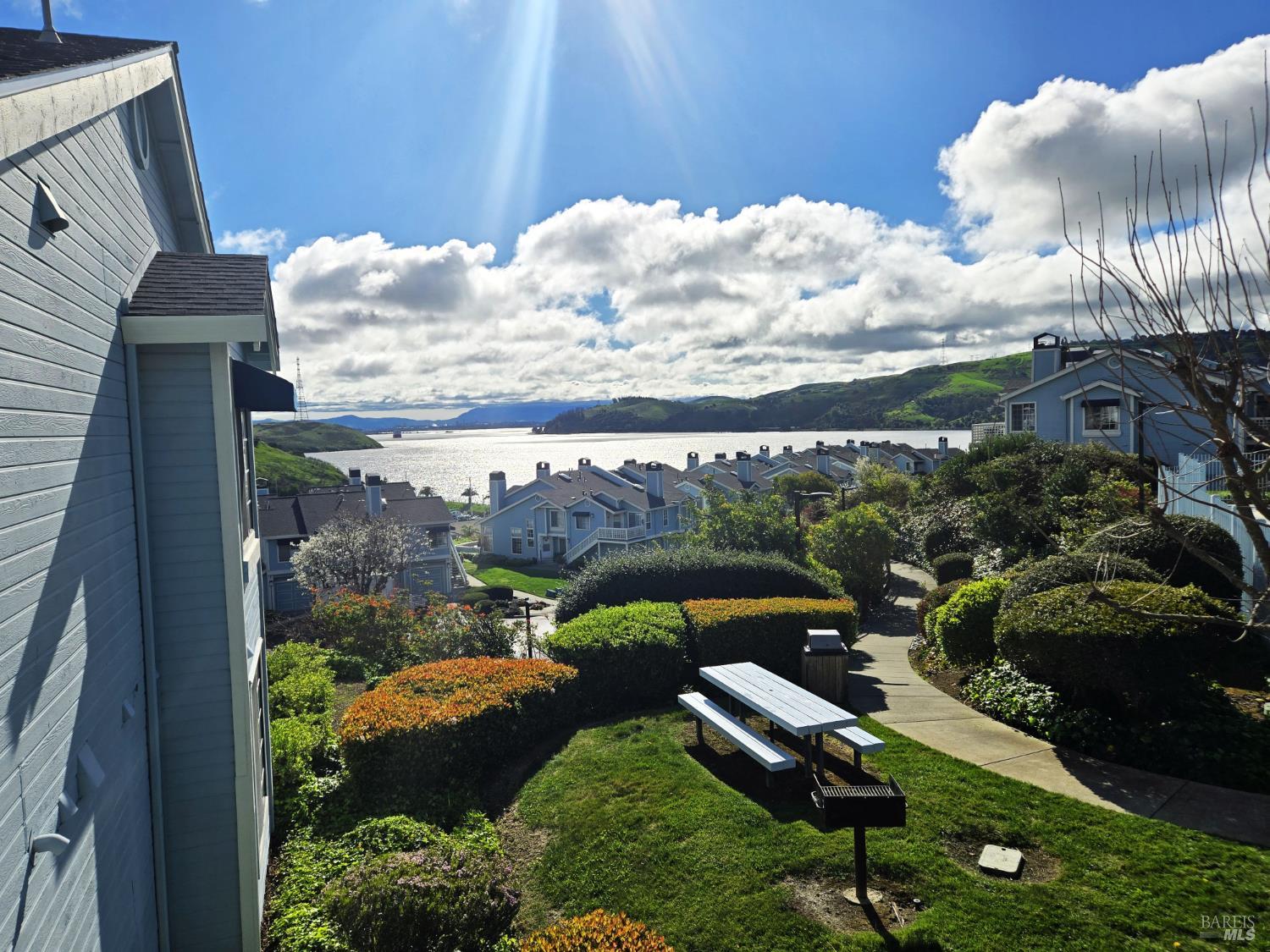 511 Timbercove Street, Unit 8 Vallejo, CA 94591 - Photo 2 of 34