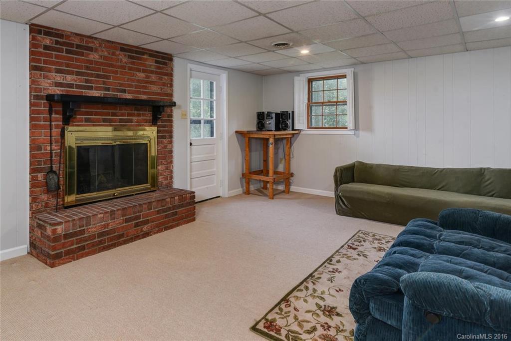 78 Lovers Loop Road Asheville, NC 28803 - Photo 17 of 24 Gallery Image 17