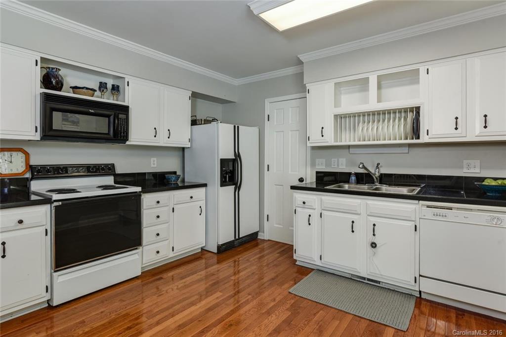 78 Lovers Loop Road Asheville, NC 28803 - Photo 6 of 24 Gallery Image 6
