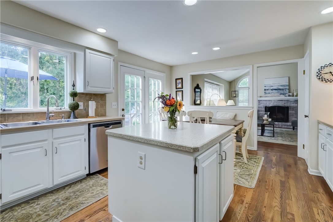 5 Hadley Drive Perinton, NY 14450 - Photo 12 of 50 Entering into the kitchen from the dining room loo
