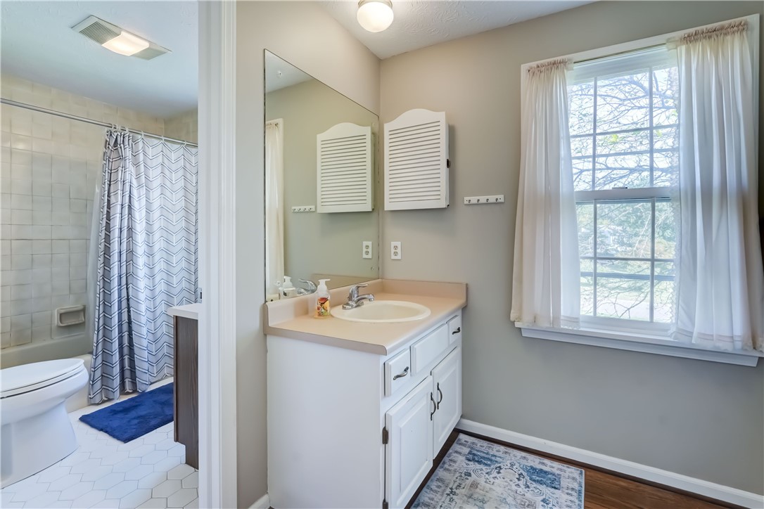 5 Hadley Drive Perinton, NY 14450 - Photo 23 of 50 Separated back-to-back vanities in the primary bat