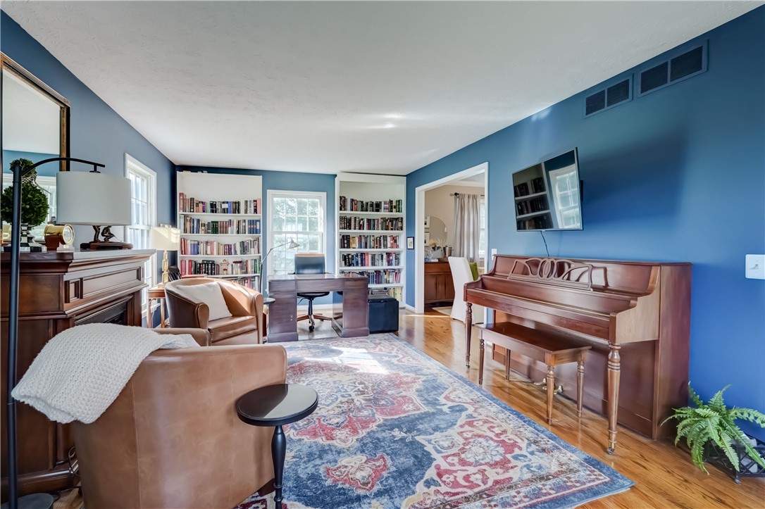5 Hadley Drive Perinton, NY 14450 - Photo 7 of 50 Alternate view of the front to back living room. W