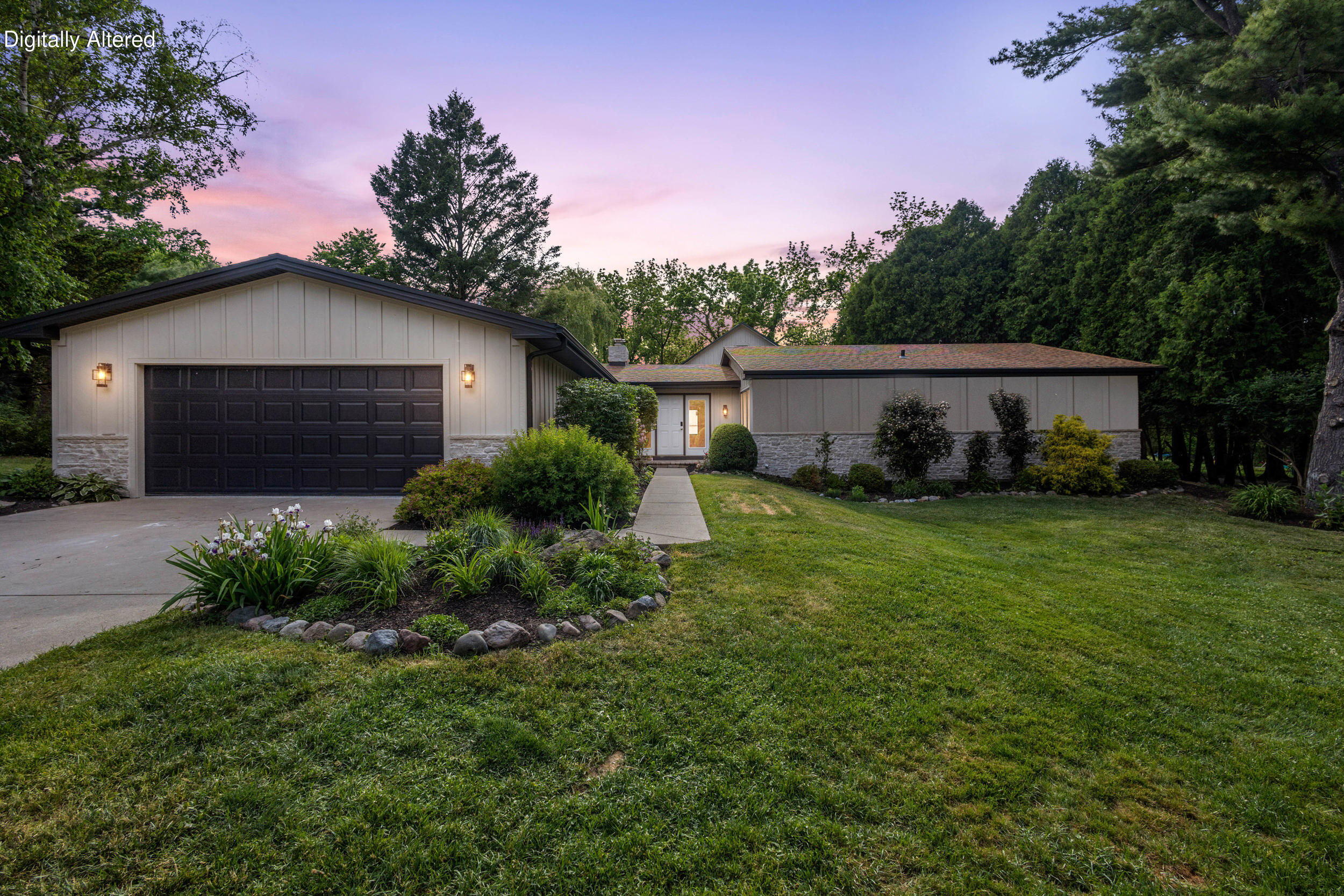 986 Indian Hills Road Fontana, WI 53125 - Photo 3 of 108 Exterior