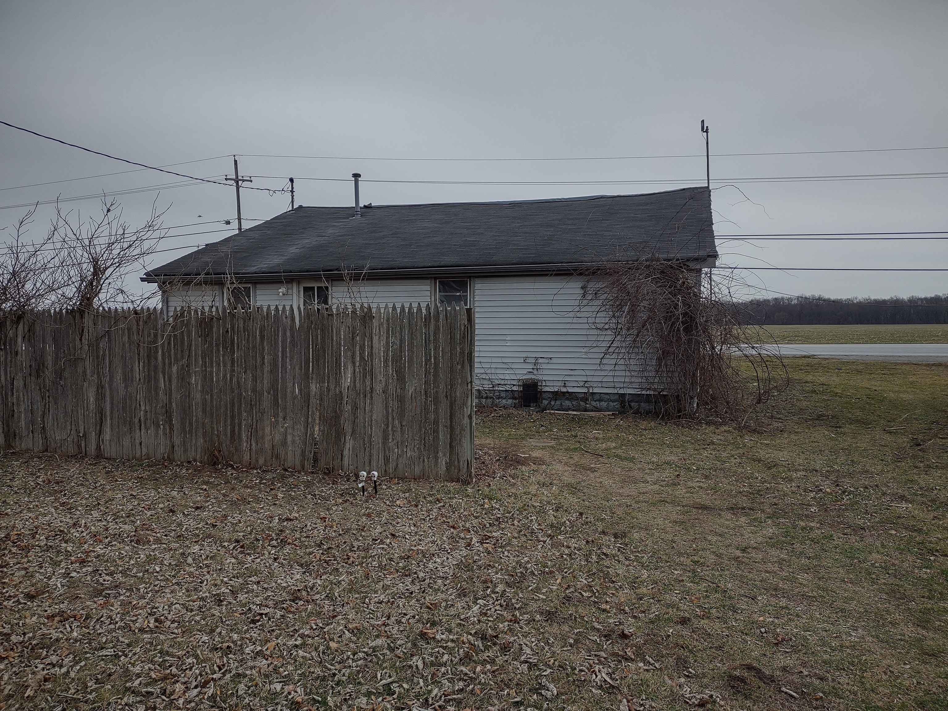 9762 South Jonesville Road Columbus, IN 47201 - Photo 2 of 10 Gallery Image 2