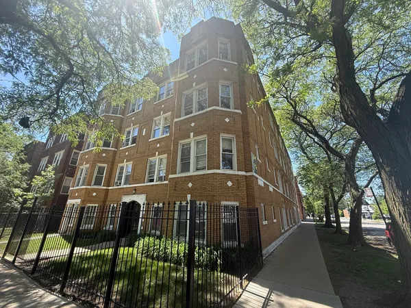$2,100 | 4956 North Harding Avenue, Unit 2, Chicago, IL 60625