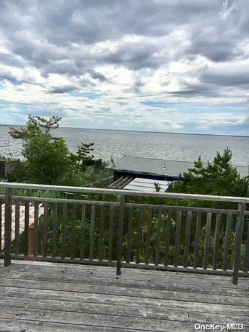 $7,000 | 320 Frigate Rdw, Ocean Beach, NY 11770