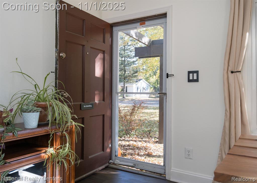 3748 Minton Road Lake Orion, MI 48359 - Photo 7 of 37 Gallery Image 7