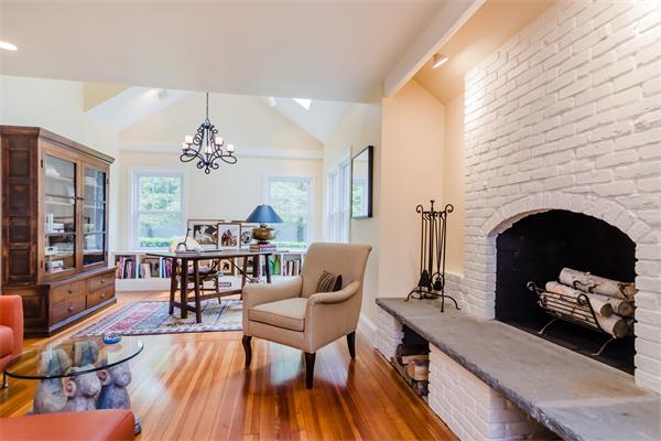381 Conant Road Weston, MA 02493 - Photo 5 of 25