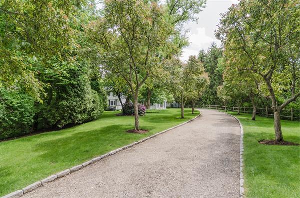 381 Conant Road Weston, MA 02493 - Photo 8 of 25