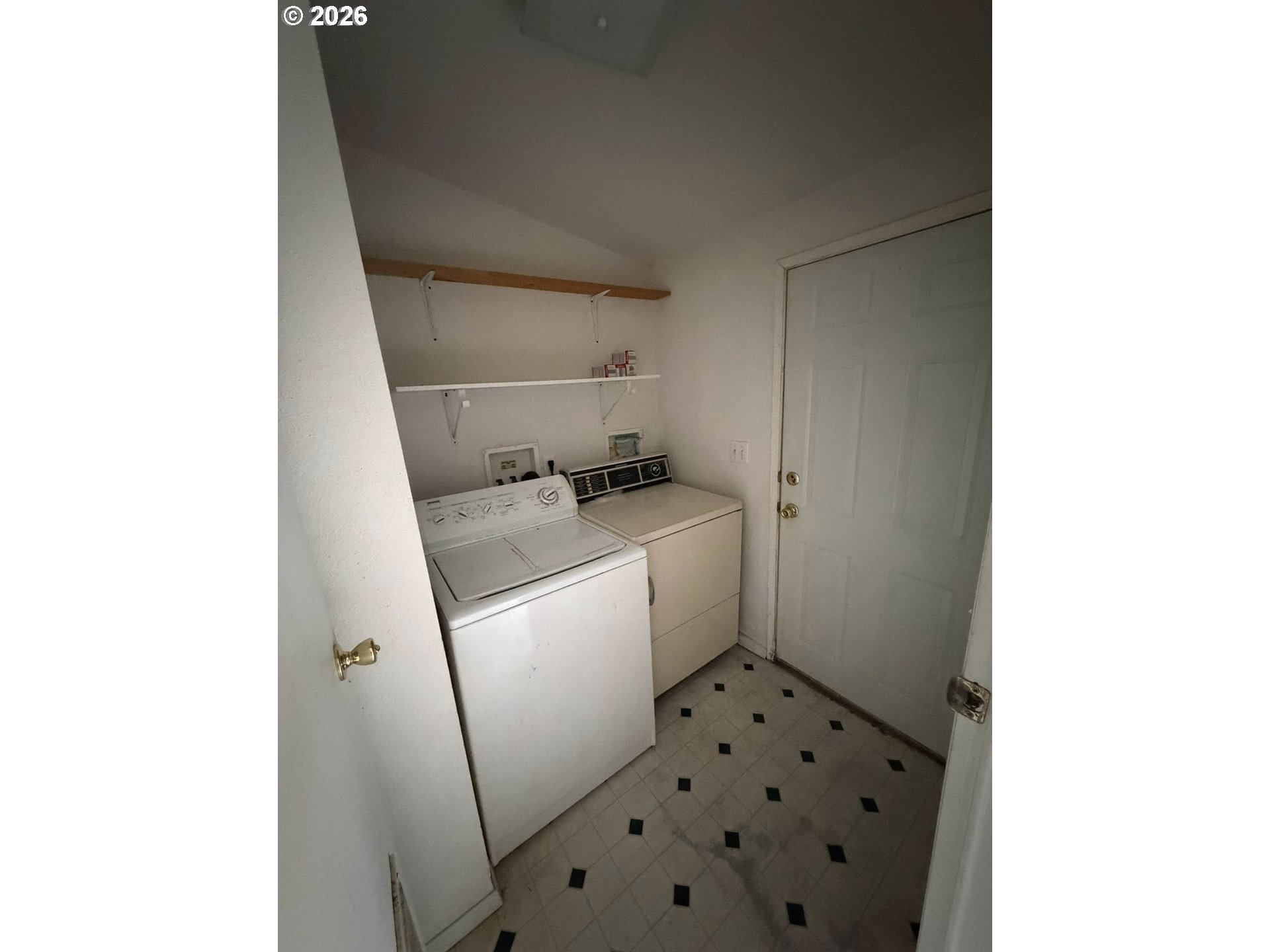 61528 Edwards Mill Road Coos Bay, OR 97420 - Photo 15 of 20 a room with storage and utility