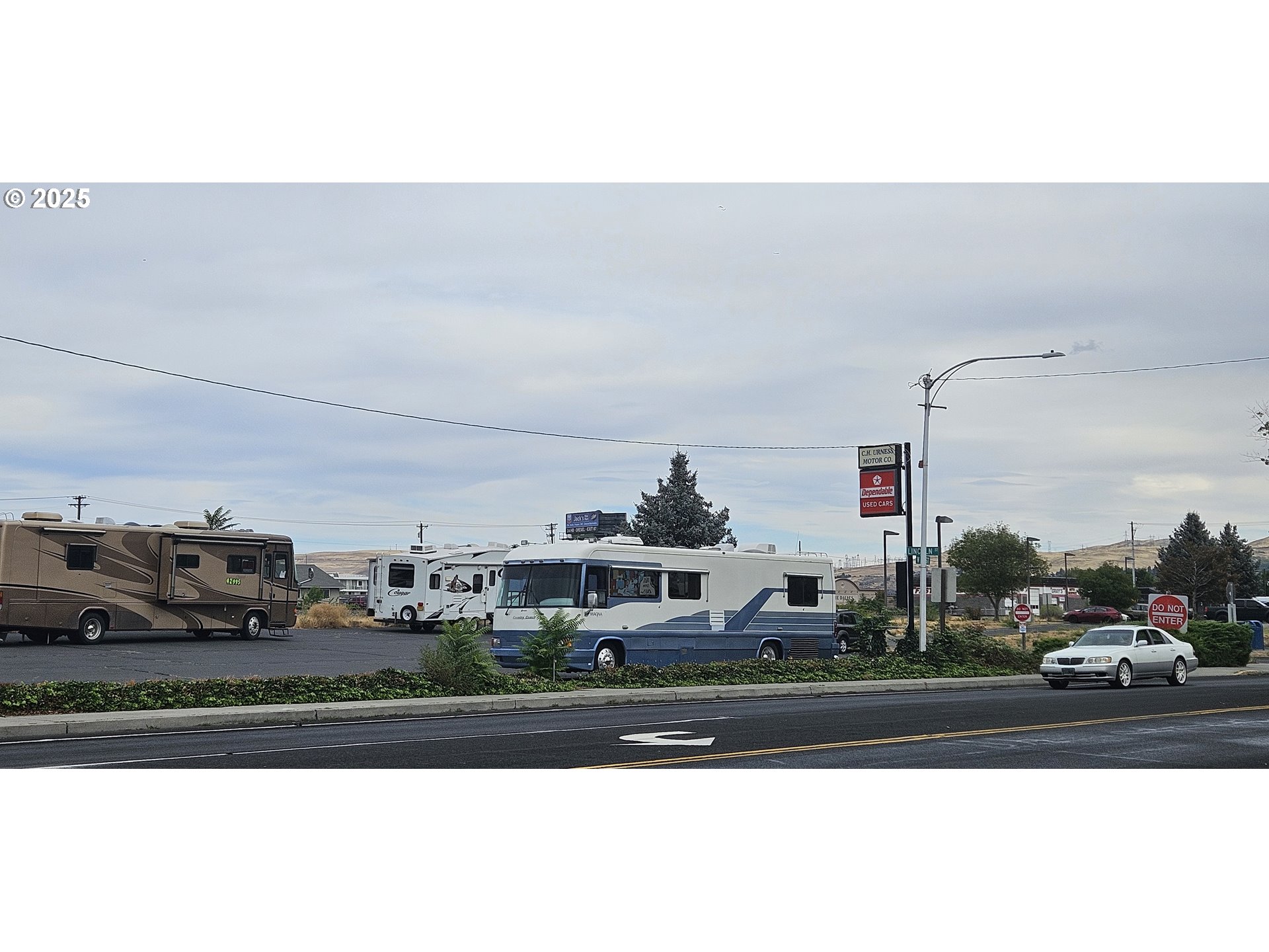 West 2nd Street The Dalles, OR 97058 - Photo 1 of 8 a view of a city