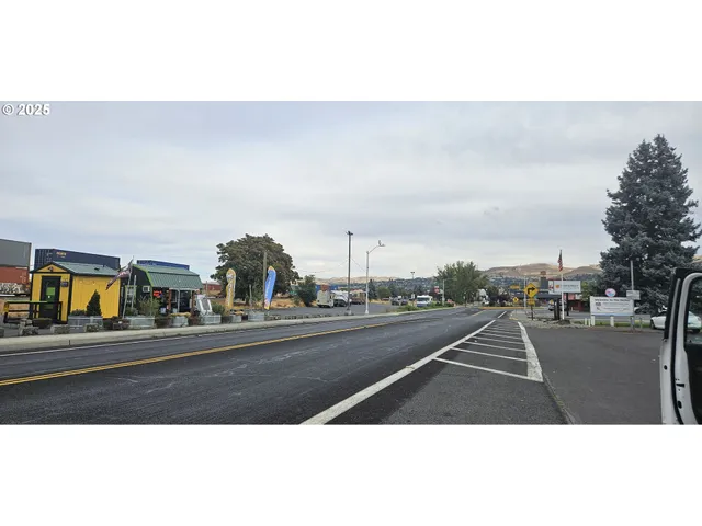 a view of a city street with a road