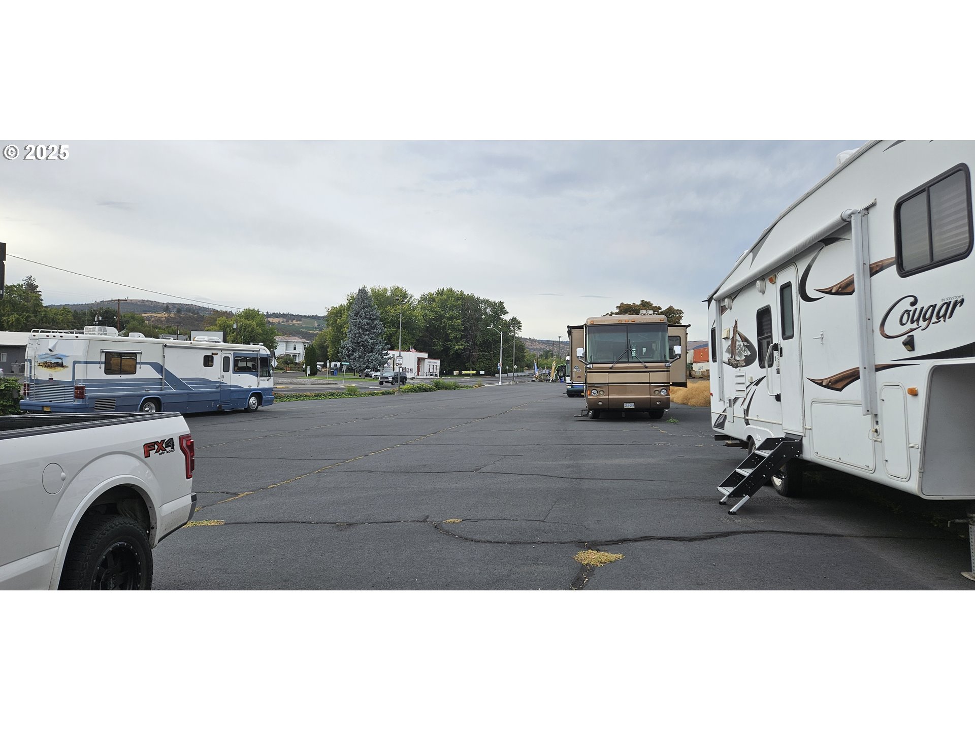 West 2nd Street The Dalles, OR 97058 - Photo 7 of 8 a view of parking