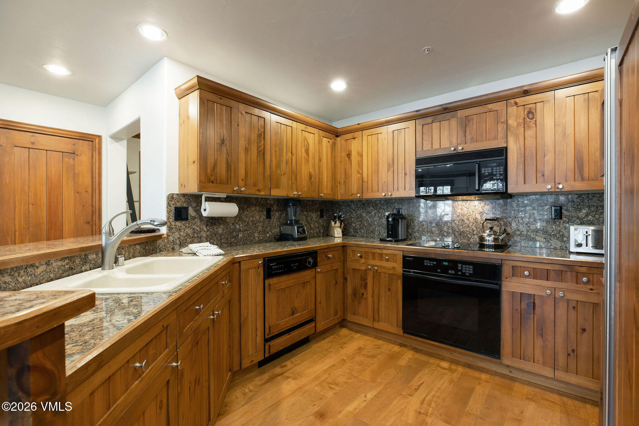 51 Offerson Road, Unit 111 Beaver Creek, CO 81620 - Photo 5 of 26 Kitchen