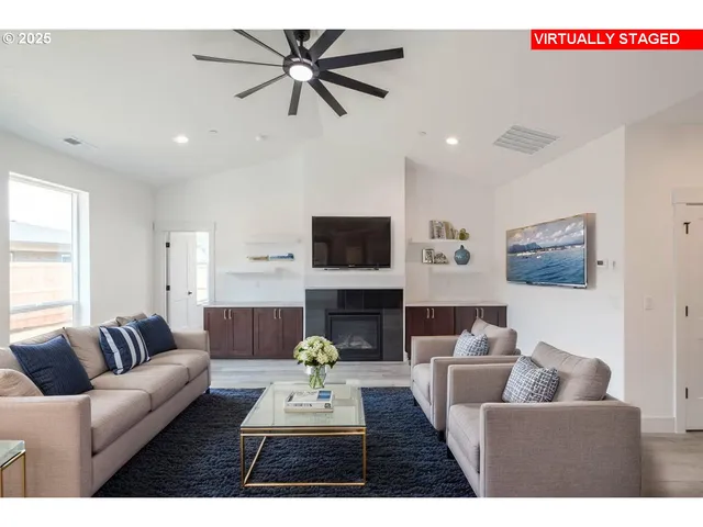 $820,000 | 774 Riley Drive Northeast, Silverton, OR 97381