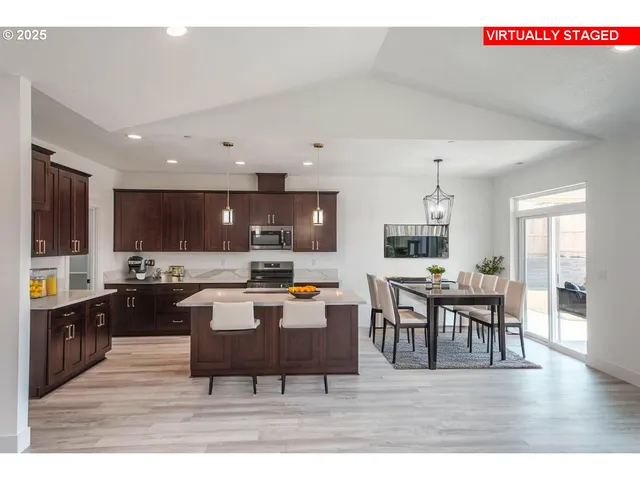 $820,000 | 774 Riley Drive Northeast, Silverton, OR 97381