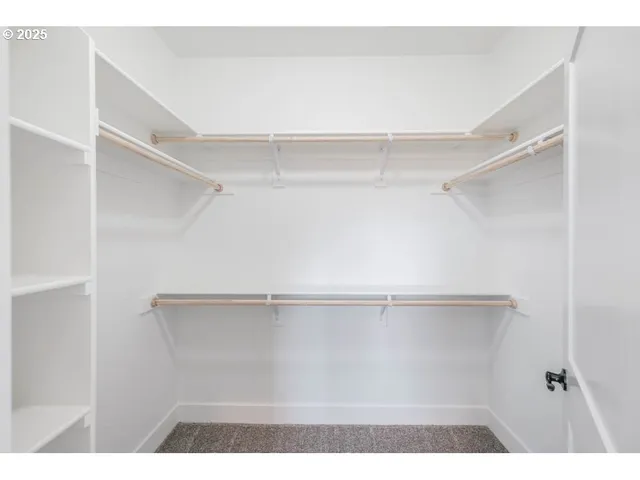 $820,000 | 774 Riley Drive Northeast, Silverton, OR 97381