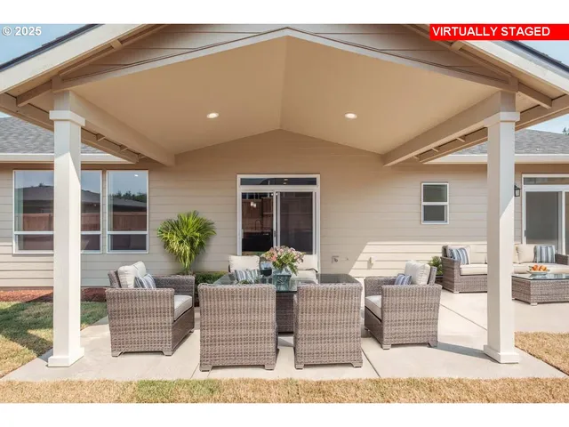 $820,000 | 774 Riley Drive Northeast, Silverton, OR 97381