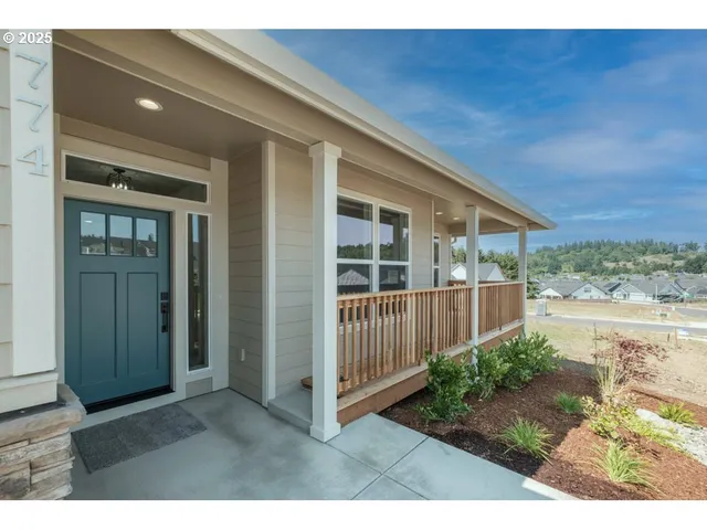 $820,000 | 774 Riley Drive Northeast, Silverton, OR 97381