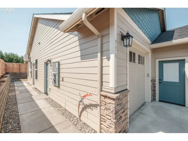 $820,000 | 774 Riley Drive Northeast, Silverton, OR 97381