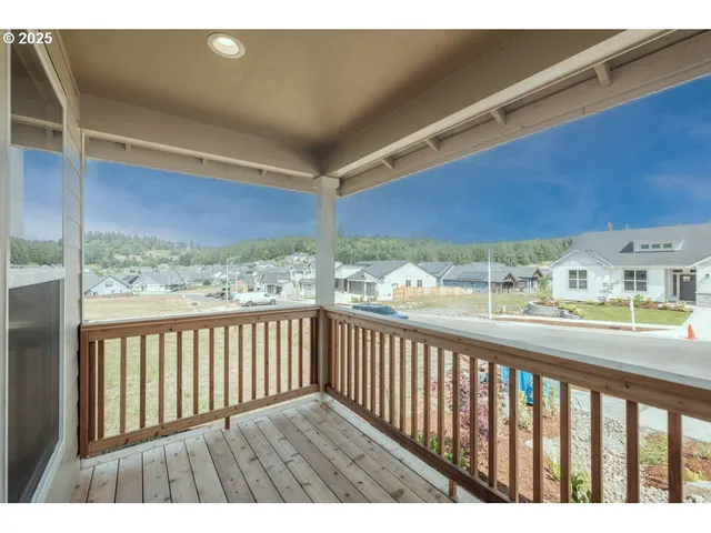 $820,000 | 774 Riley Drive Northeast, Silverton, OR 97381